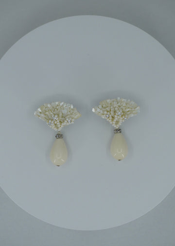 Vejer – Ivory | Handmade Floral Small Drop Earrings