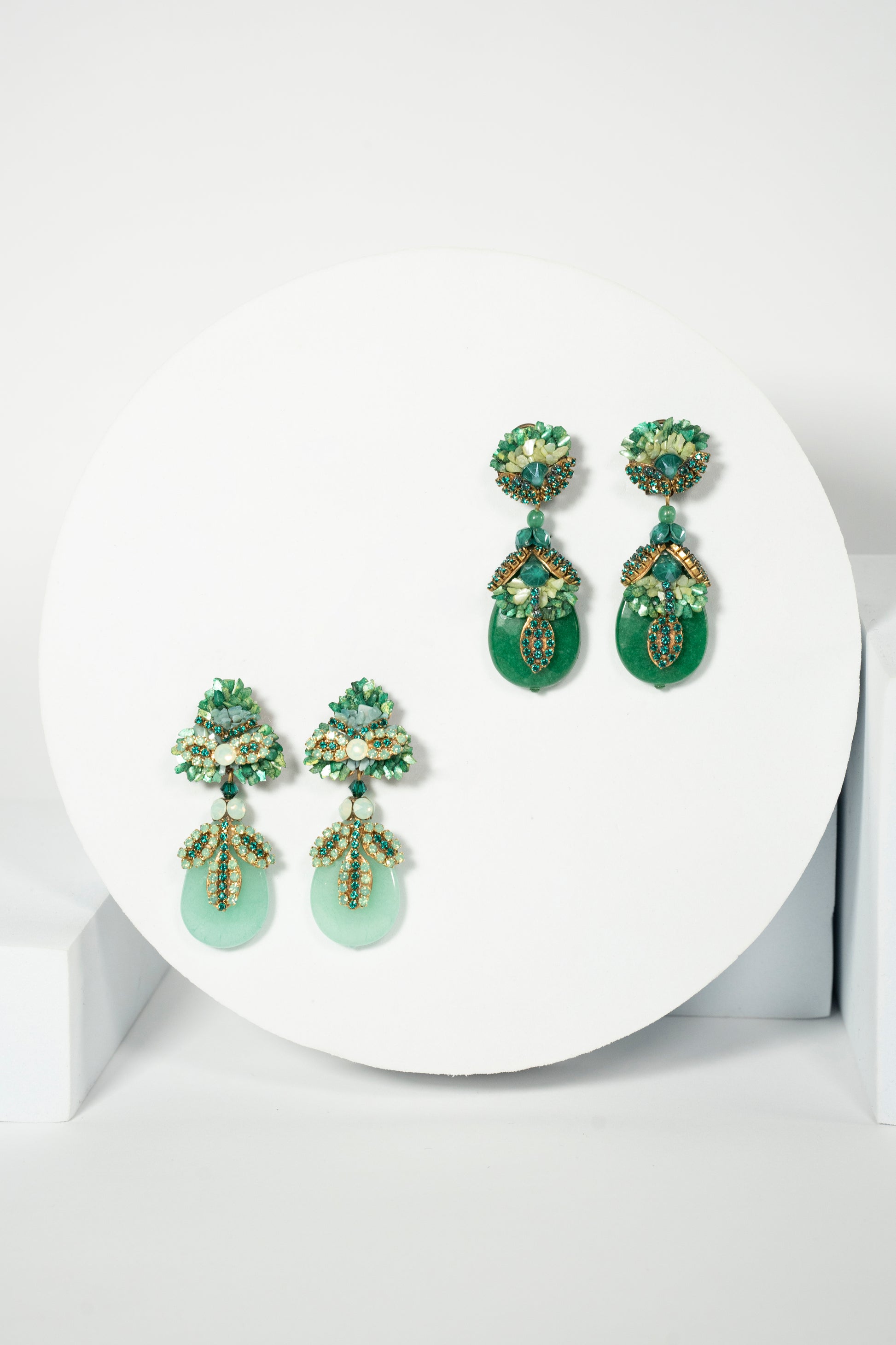 Oval Tear Drop Earrings With Rhinestones And Mother-Of-Pearl in Emerald Green - La Jolla